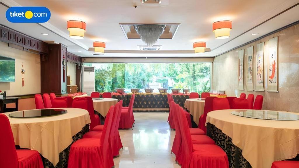 Regent'S Park Hotel Malang Exterior foto