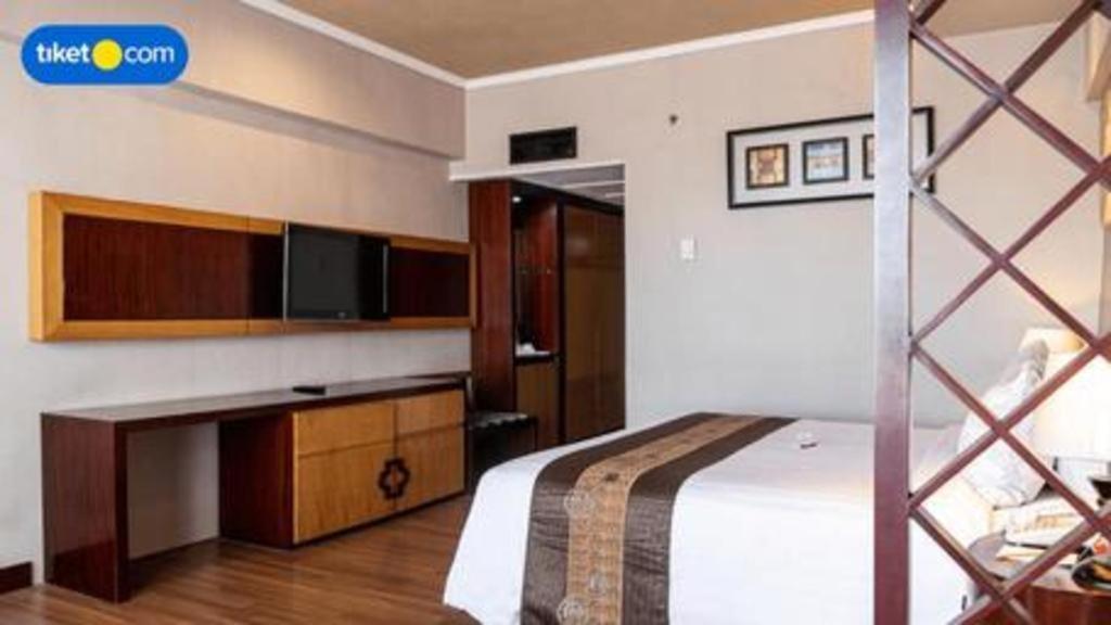 Regent'S Park Hotel Malang Exterior foto
