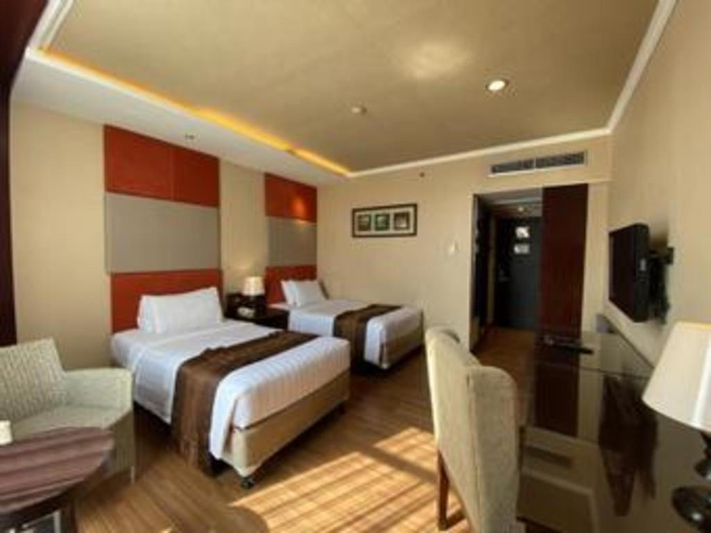Regent'S Park Hotel Malang Exterior foto